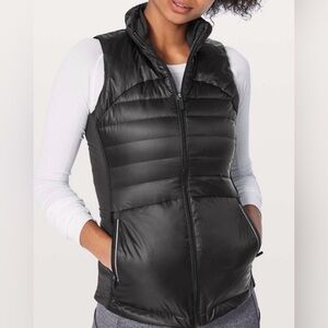 Lululemon Down For A Run Vest II
Black size 6